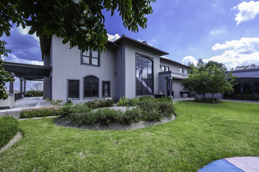 5 Bedroom Property for Sale in Klein Zevenwacht Western Cape